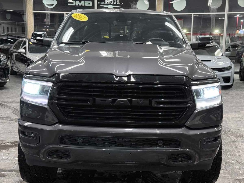 Ram 1500 Vehicle Full-screen Gallery Image 03