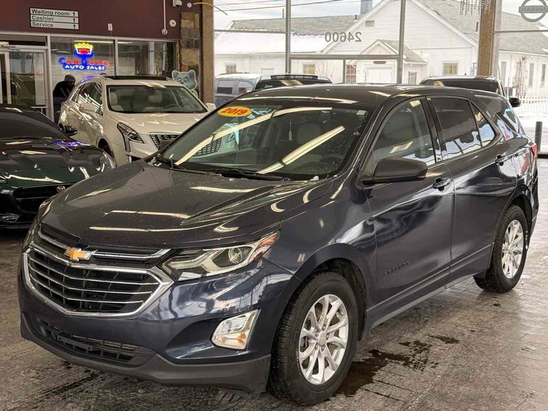 Chevrolet Equinox Vehicle Full-screen Gallery Image 02