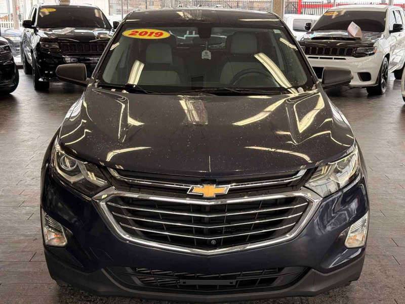 Chevrolet Equinox Vehicle Full-screen Gallery Image 03