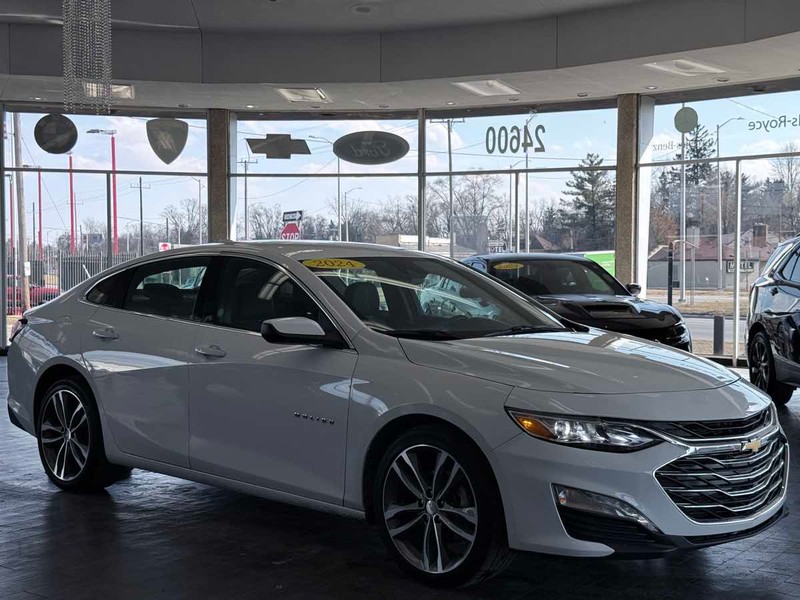 Chevrolet Malibu Vehicle Full-screen Gallery Image 01