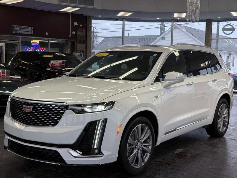 Cadillac XT6 Vehicle Full-screen Gallery Image 02