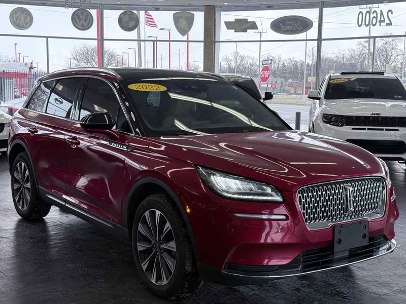 Lincoln Corsair Vehicle Full-screen Gallery Image 01