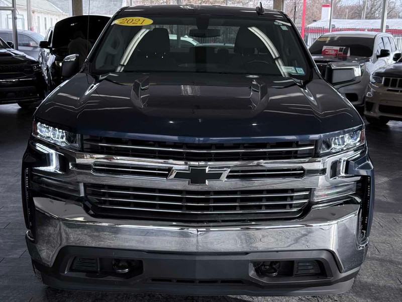 Chevrolet Silverado 1500 Vehicle Full-screen Gallery Image 03