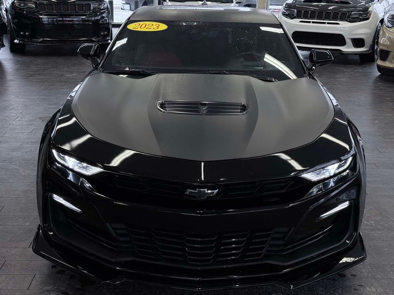 Chevrolet Camaro Vehicle Full-screen Gallery Image 03