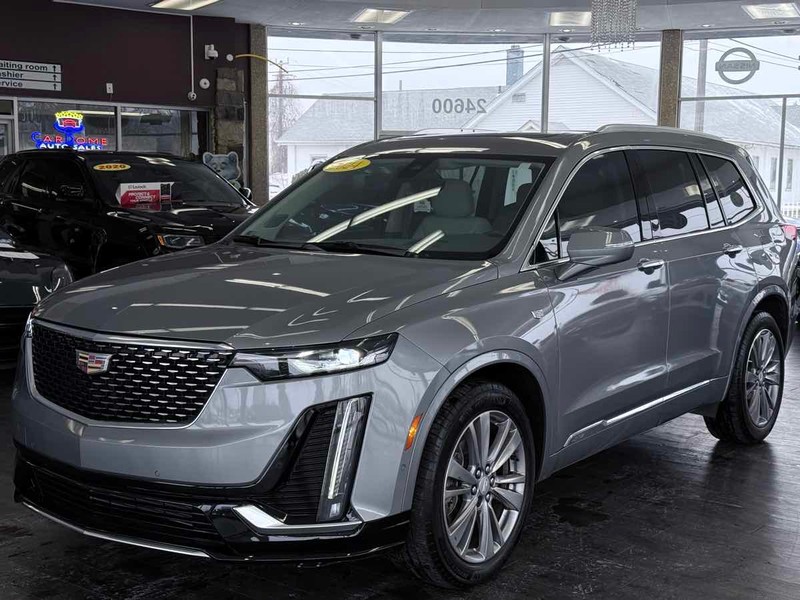 Cadillac XT6 Vehicle Full-screen Gallery Image 02