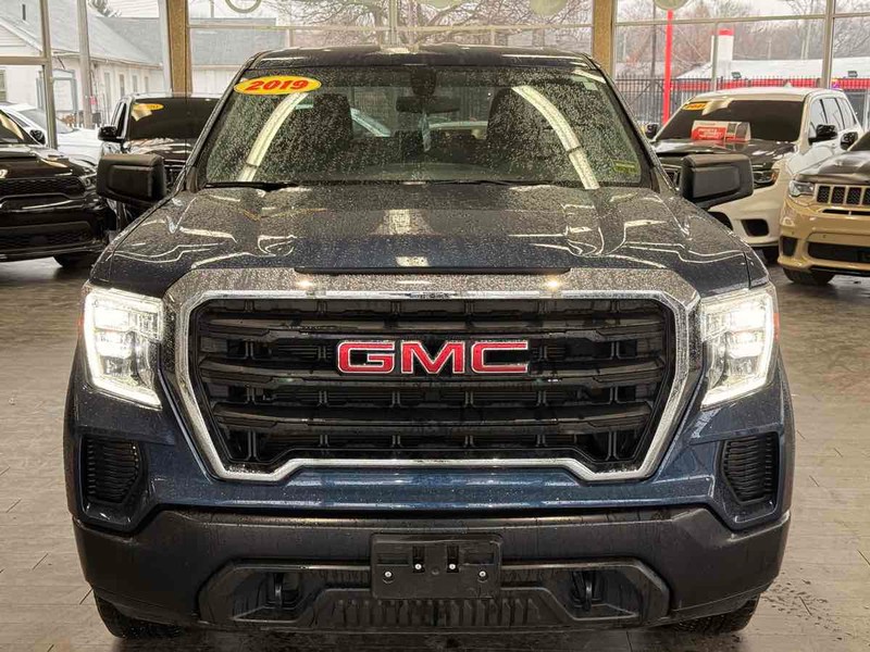 GMC Sierra 1500 Vehicle Full-screen Gallery Image 03