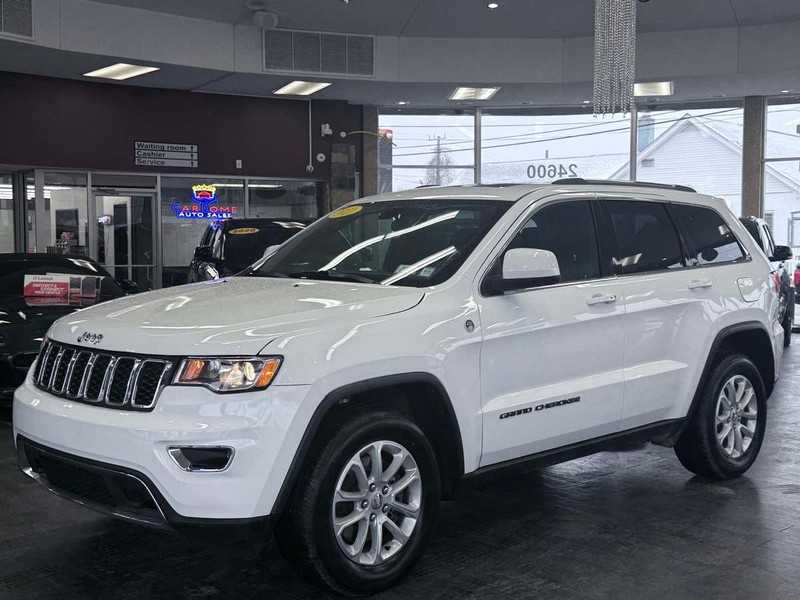 Jeep Grand Cherokee Vehicle Full-screen Gallery Image 02