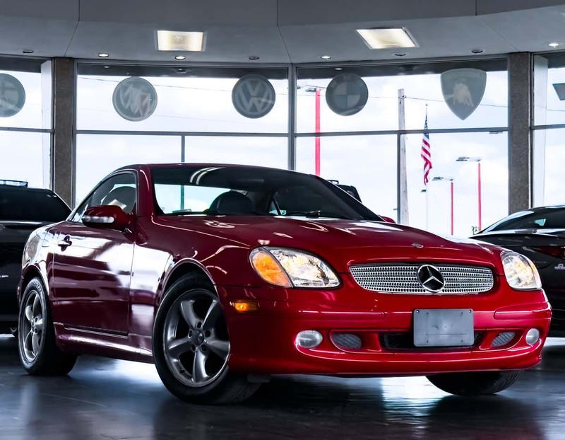 Mercedes-Benz SLK-Class Vehicle Full-screen Gallery Image 01