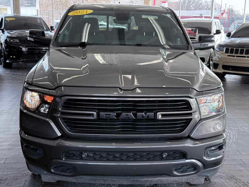 Ram 1500 Vehicle Full-screen Gallery Image 03