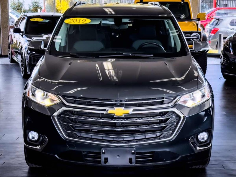 Chevrolet Traverse Vehicle Full-screen Gallery Image 03