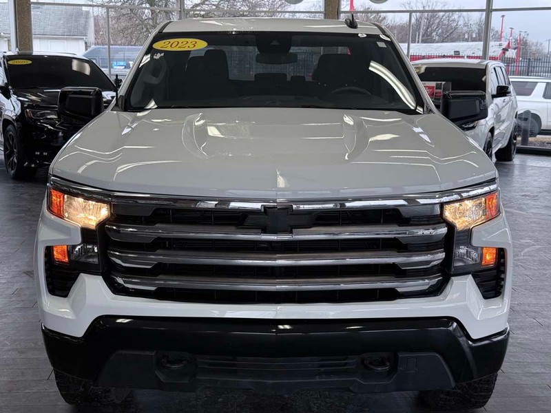 Chevrolet Silverado 1500 Vehicle Full-screen Gallery Image 03