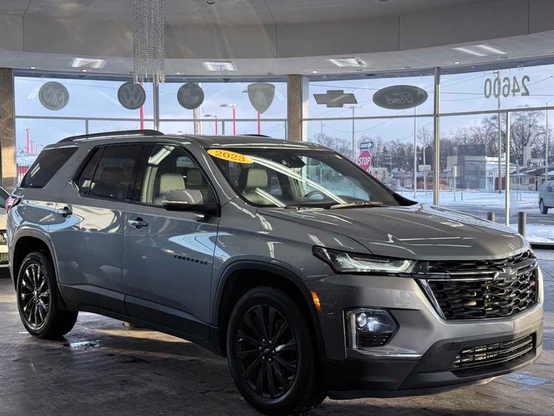 Chevrolet Traverse Vehicle Full-screen Gallery Image 01