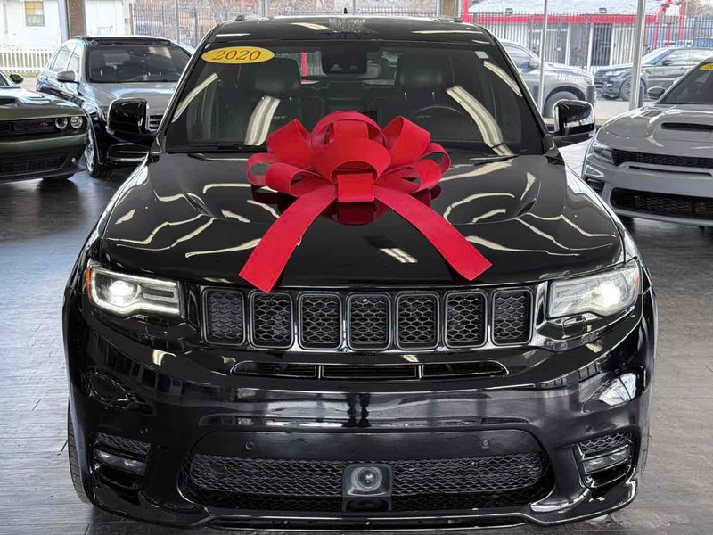 Jeep Grand Cherokee Vehicle Full-screen Gallery Image 03