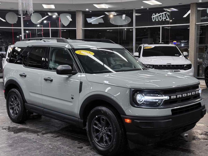 Ford Bronco Sport Vehicle Full-screen Gallery Image 01