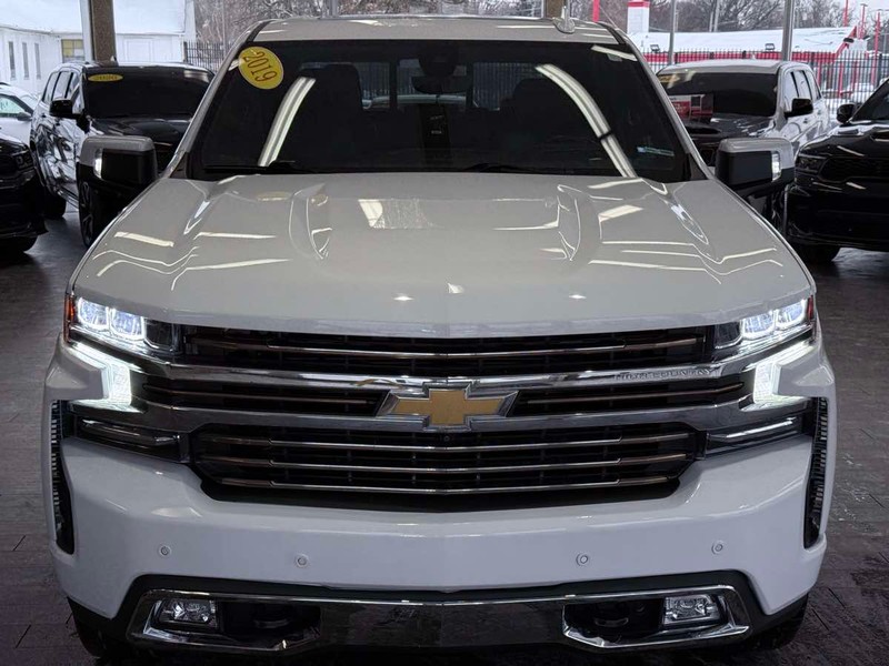 Chevrolet Silverado 1500 Vehicle Full-screen Gallery Image 03