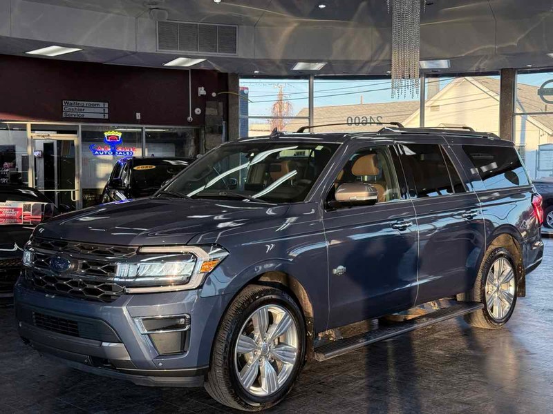 Ford Expedition Max Vehicle Full-screen Gallery Image 02