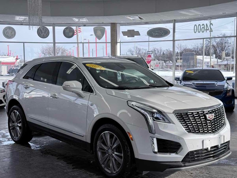 Cadillac XT5 Vehicle Full-screen Gallery Image 01