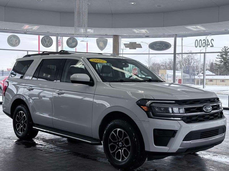 Ford Expedition Vehicle Full-screen Gallery Image 01