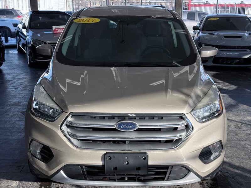 Ford Escape Vehicle Full-screen Gallery Image 03