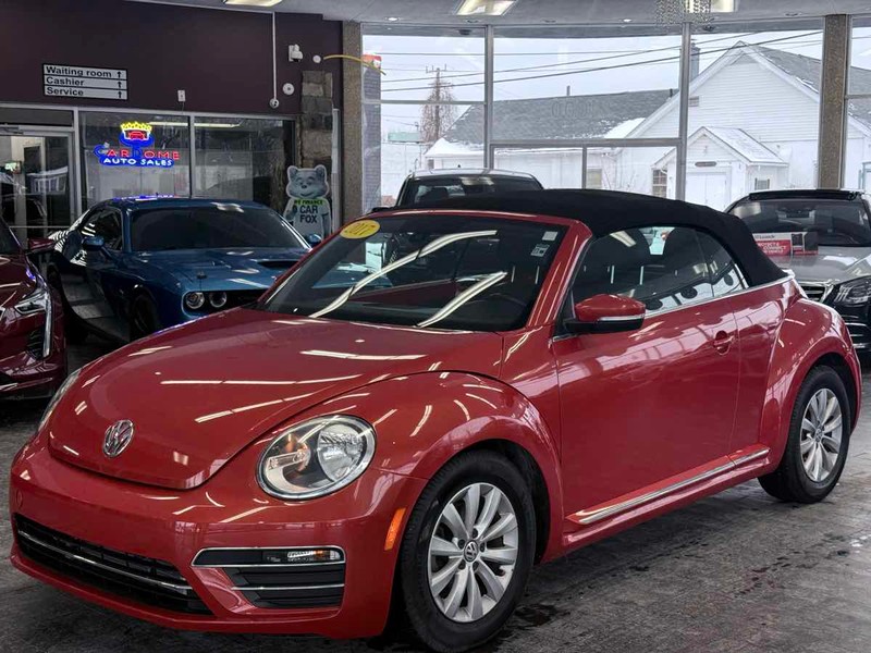 Volkswagen Beetle Convertible Vehicle Full-screen Gallery Image 02