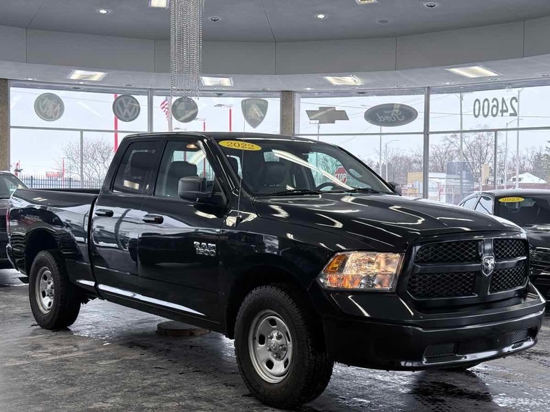 Ram 1500 Classic Vehicle Full-screen Gallery Image 01