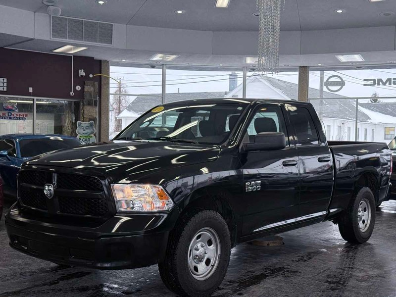 Ram 1500 Classic Vehicle Full-screen Gallery Image 02