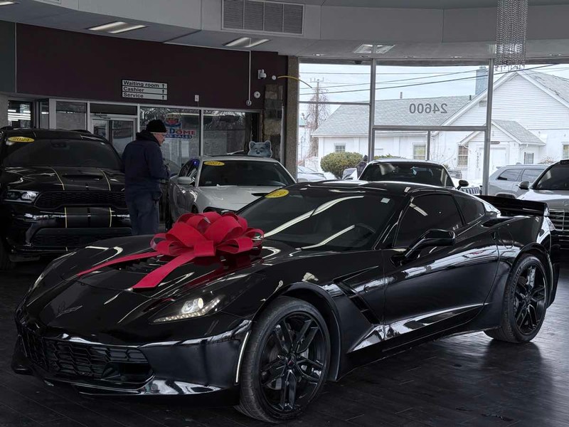 Chevrolet Corvette Vehicle Full-screen Gallery Image 03