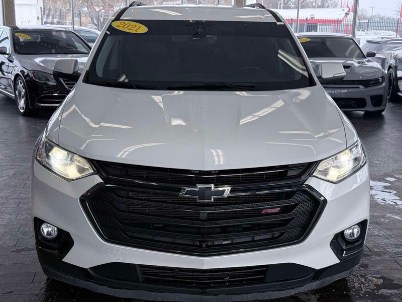 Chevrolet Traverse Vehicle Full-screen Gallery Image 03