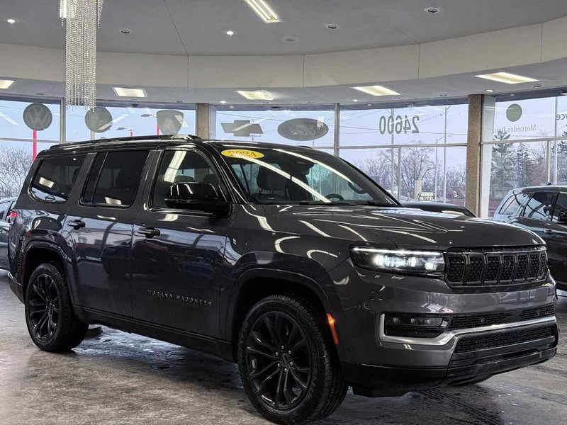 Jeep Grand Wagoneer Vehicle Full-screen Gallery Image 01