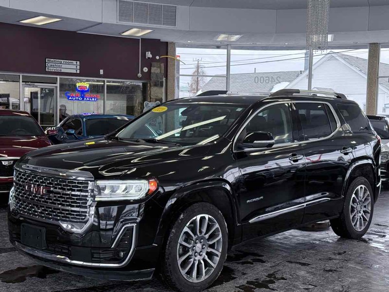 GMC Acadia Vehicle Full-screen Gallery Image 02