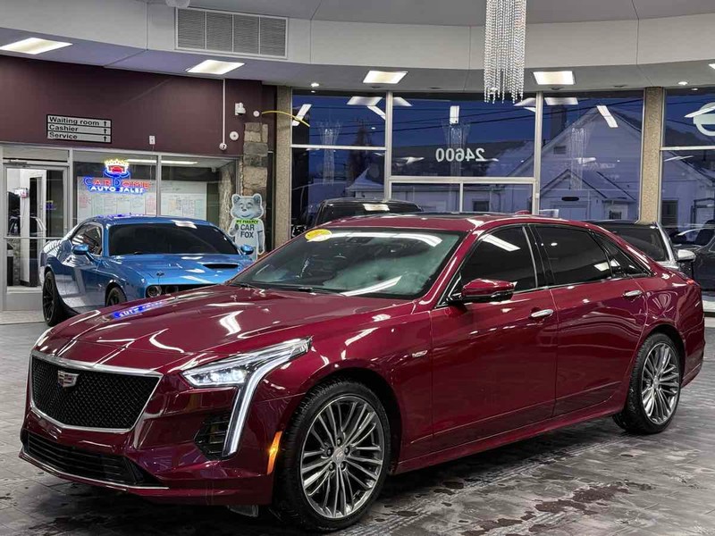 Cadillac CT6-V Vehicle Full-screen Gallery Image 02
