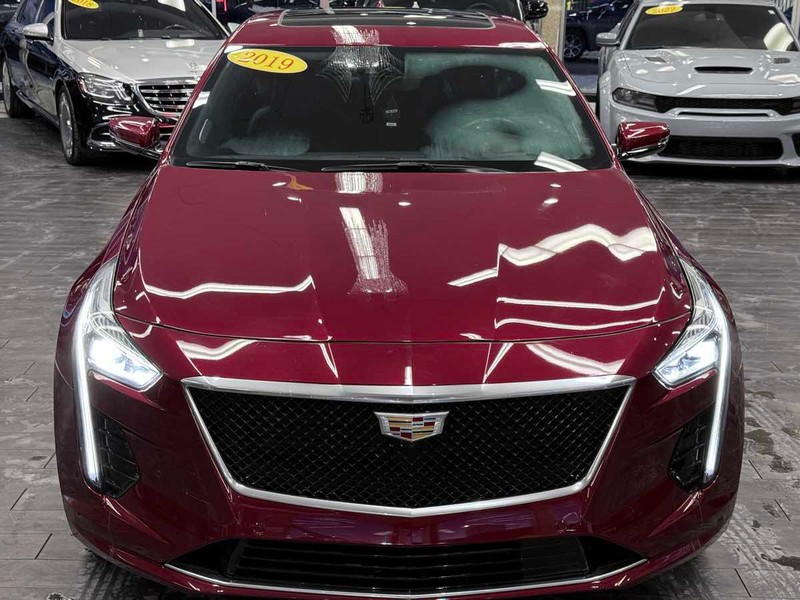 Cadillac CT6-V Vehicle Full-screen Gallery Image 03