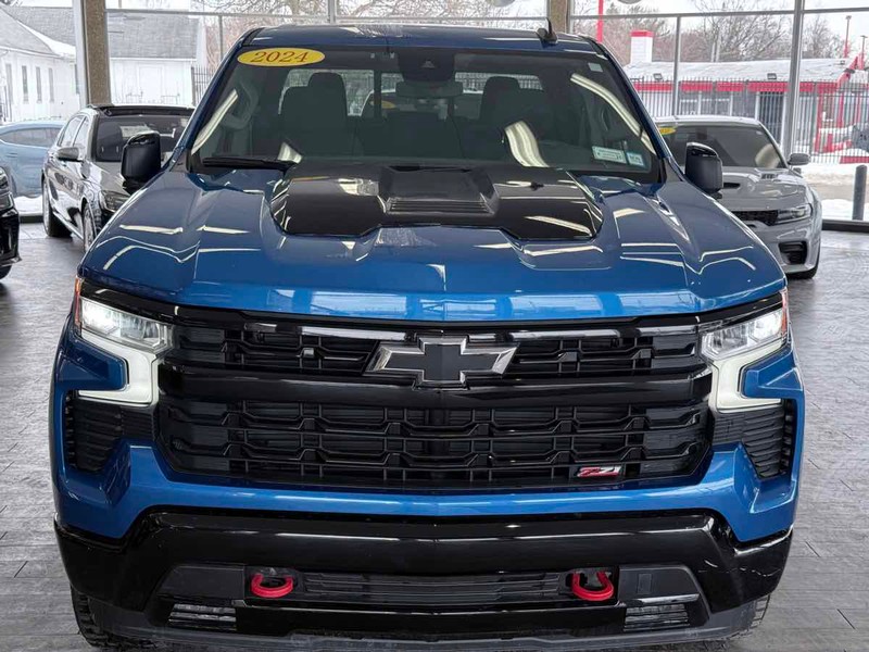 Chevrolet Silverado 1500 Vehicle Full-screen Gallery Image 03