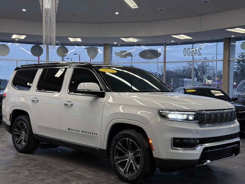 Jeep Grand Wagoneer Vehicle Full-screen Gallery Image 01