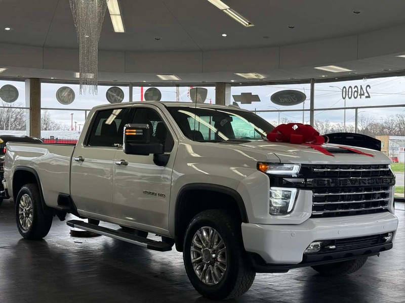 Chevrolet Silverado 2500HD Vehicle Full-screen Gallery Image 01