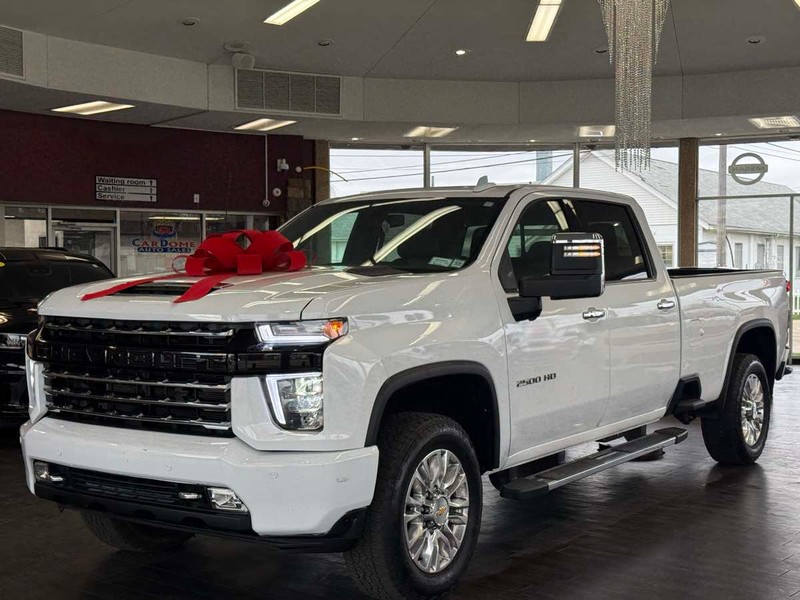 Chevrolet Silverado 2500HD Vehicle Full-screen Gallery Image 02