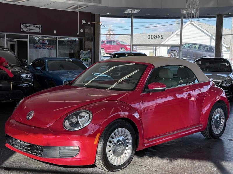 Volkswagen Beetle Convertible Vehicle Full-screen Gallery Image 02