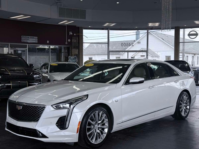 Cadillac CT6 Vehicle Full-screen Gallery Image 02