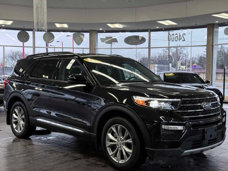 Ford Explorer Vehicle Full-screen Gallery Image 01