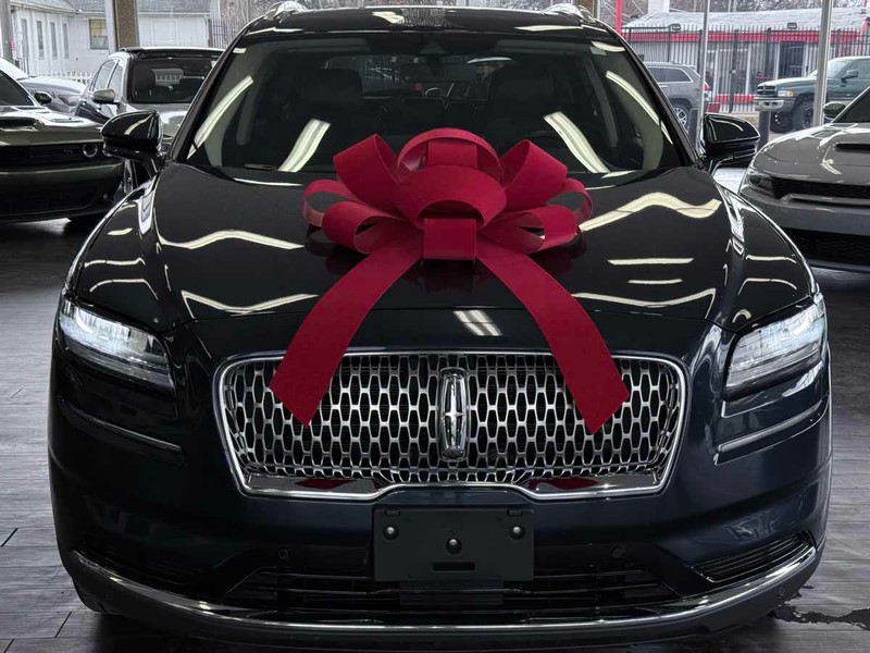 Lincoln Nautilus Vehicle Full-screen Gallery Image 03