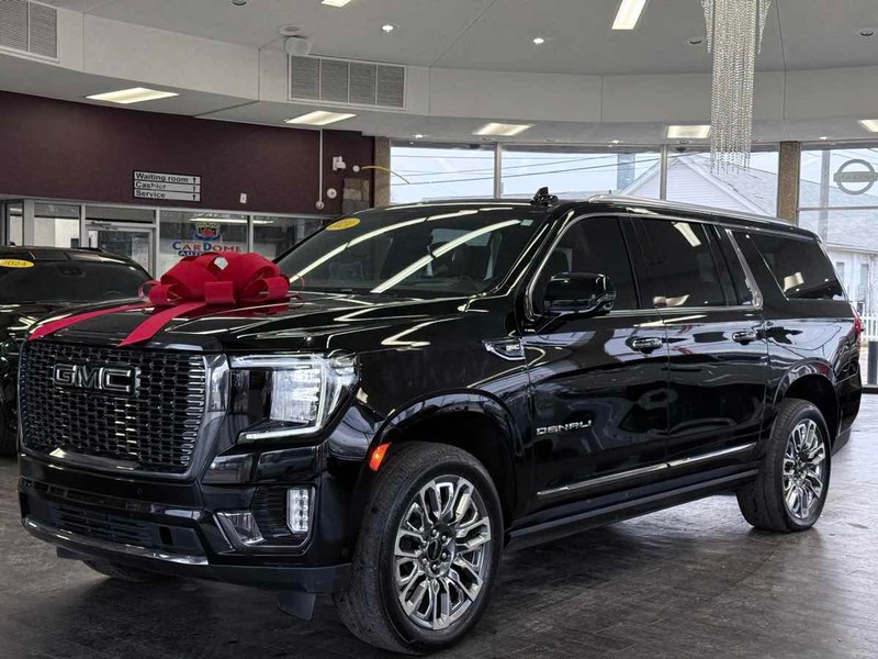 GMC Yukon XL Vehicle Full-screen Gallery Image 02