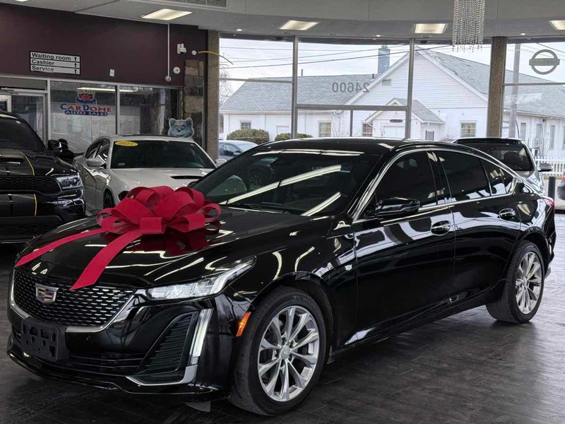 Cadillac CT5 Vehicle Full-screen Gallery Image 02