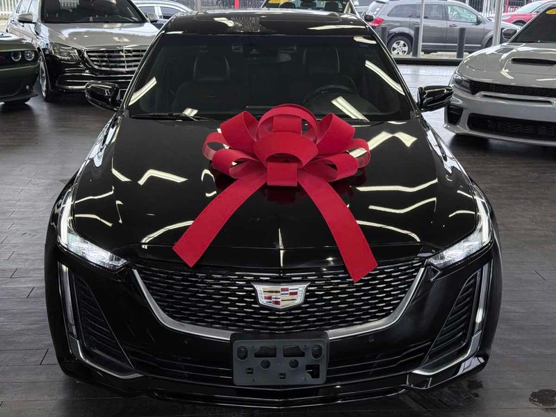 Cadillac CT5 Vehicle Full-screen Gallery Image 03