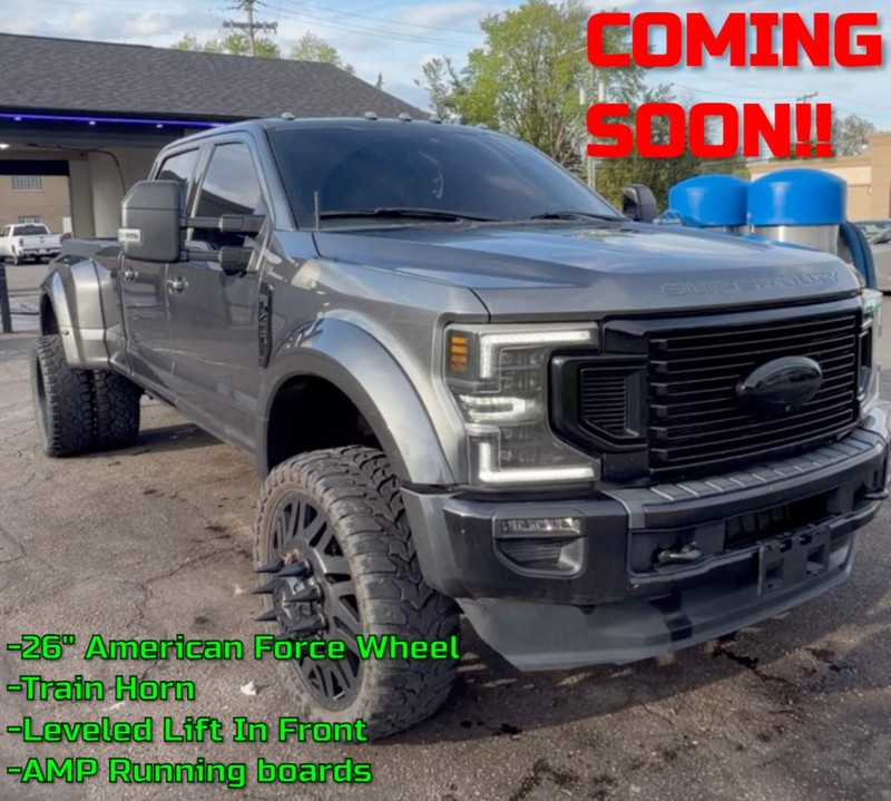 Ford Super Duty F-450 DRW Vehicle Full-screen Gallery Image 01