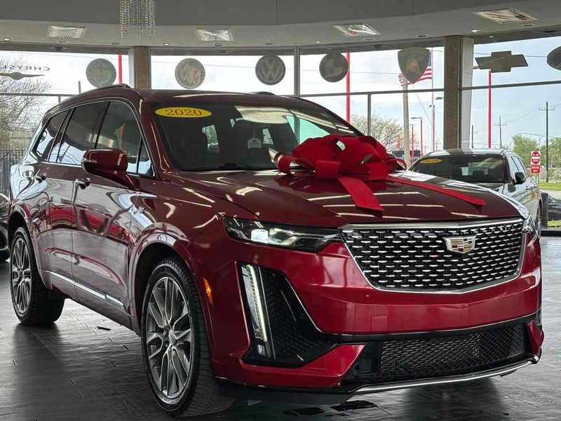 Cadillac XT6 Vehicle Full-screen Gallery Image 01