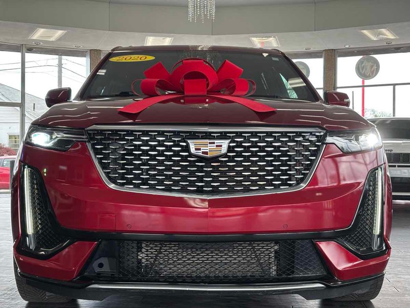 Cadillac XT6 Vehicle Full-screen Gallery Image 03