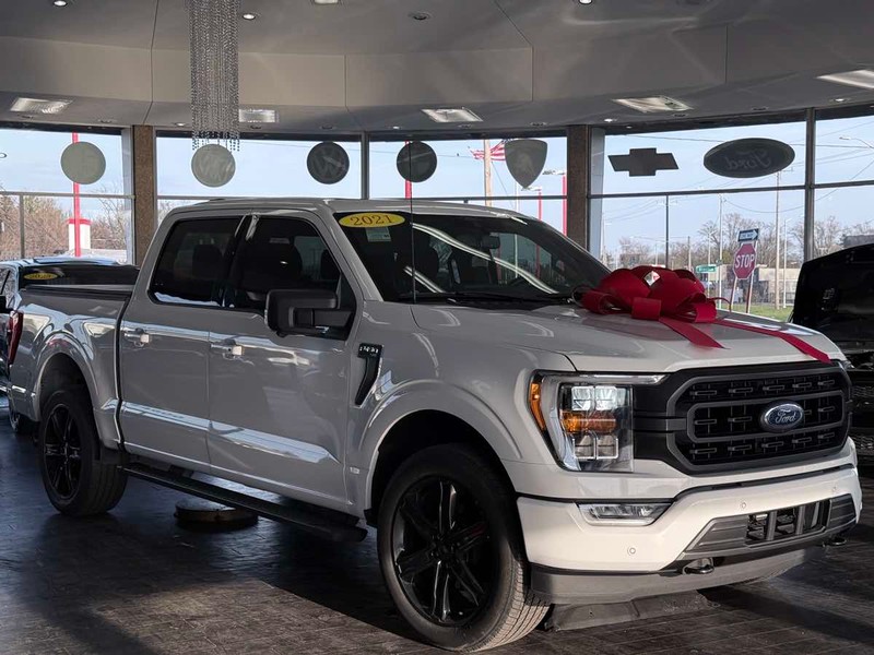 Ford F-150 Vehicle Full-screen Gallery Image 01