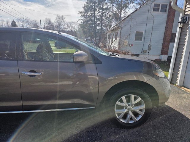 Nissan Murano Vehicle Full-screen Gallery Image 03