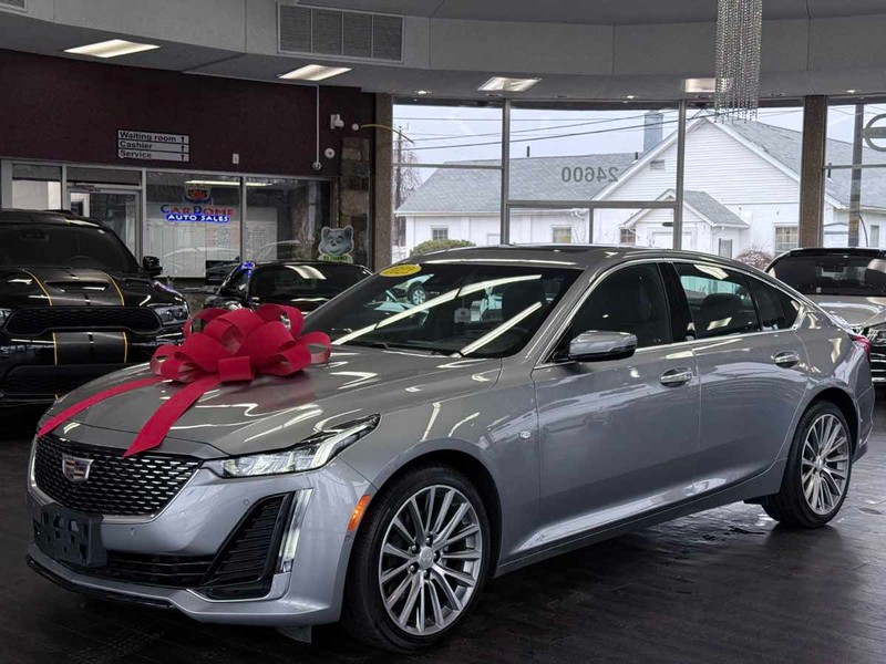 Cadillac CT5 Vehicle Full-screen Gallery Image 02