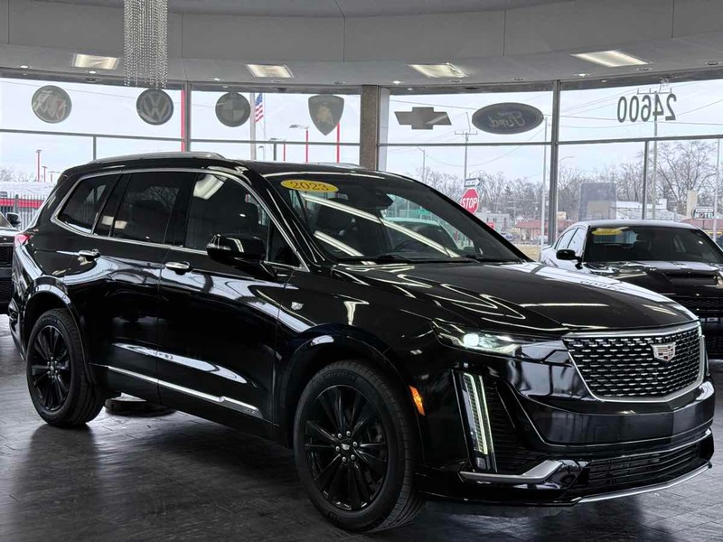Cadillac XT6 Vehicle Full-screen Gallery Image 01